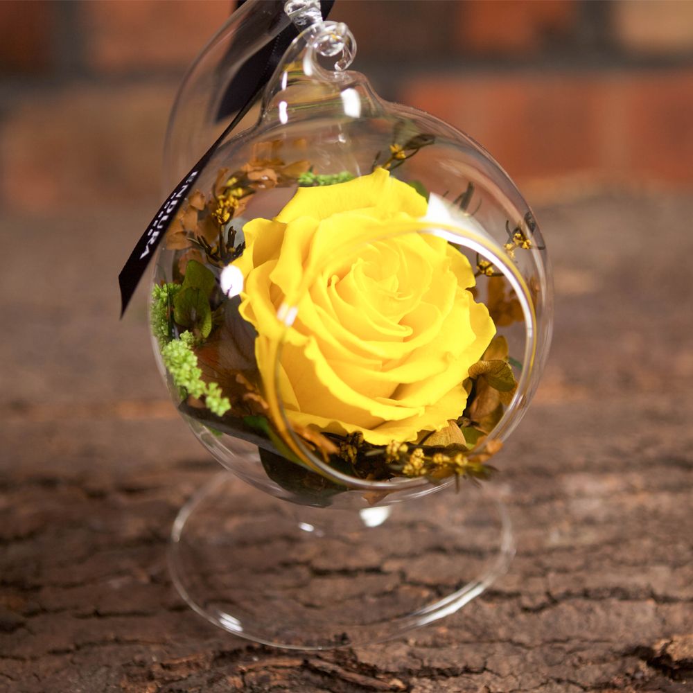 3D Roses in Silver Spiral Glass Egg Ornament 4 Inches 3D Roses in Silver Spiral Glass Egg Ornament 4 Inches